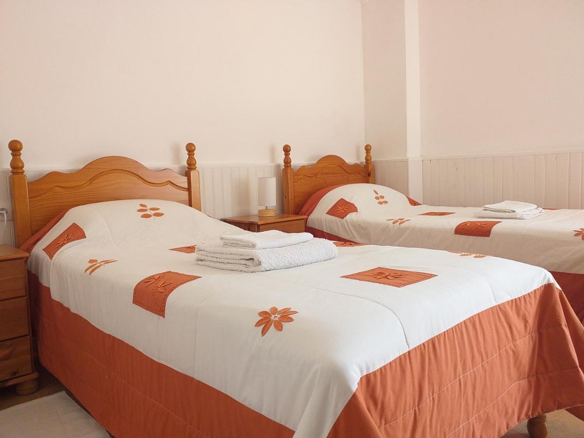 Bed and Breakfast Ancienne Ecole Cazaux-Villecomtal Экстерьер фото