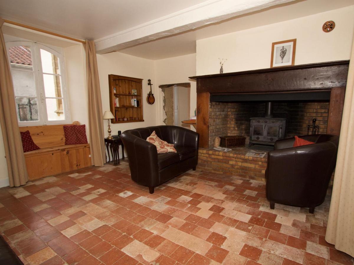 Bed and Breakfast Ancienne Ecole Cazaux-Villecomtal Экстерьер фото
