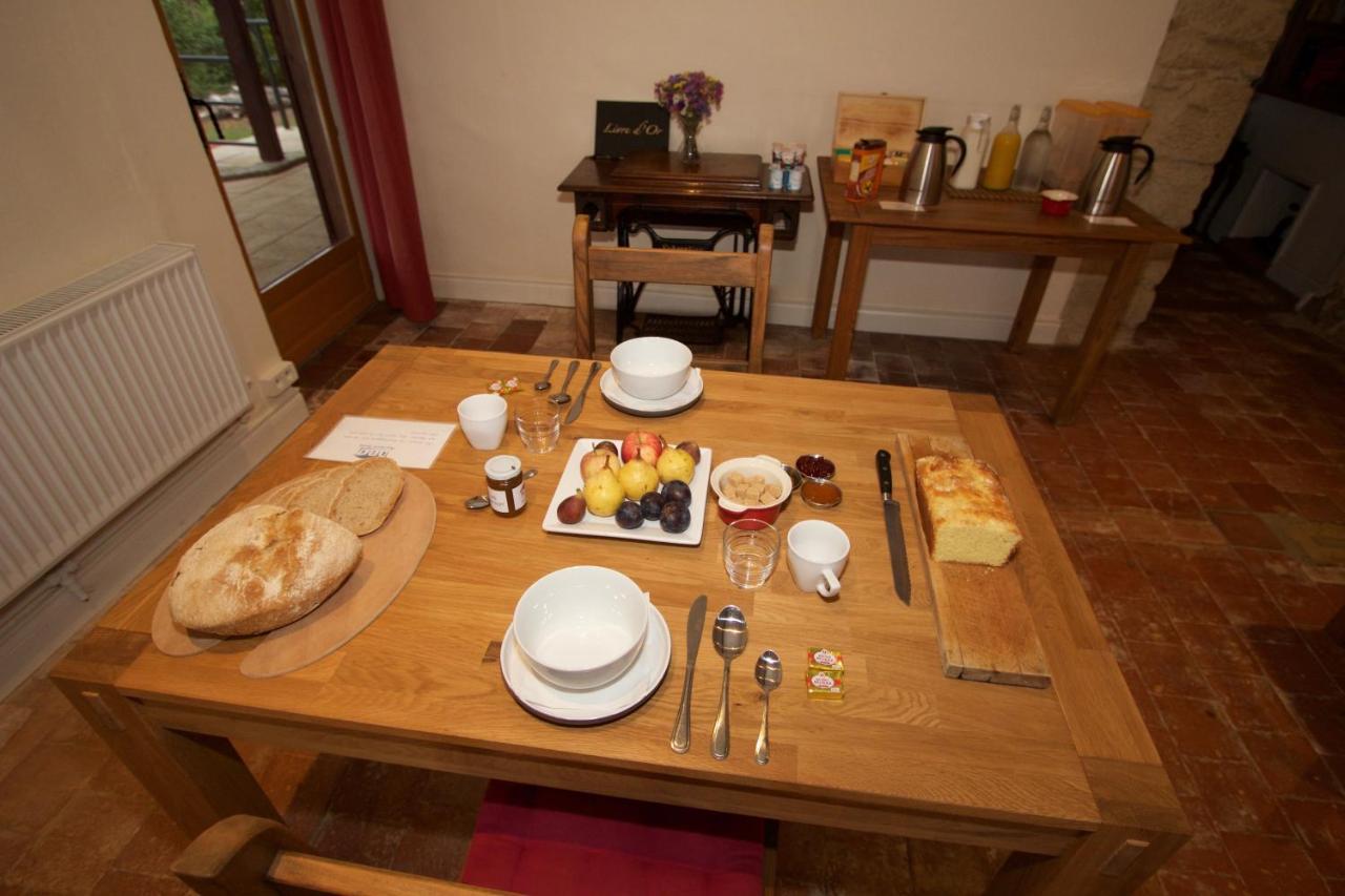 Bed and Breakfast Ancienne Ecole Cazaux-Villecomtal Экстерьер фото