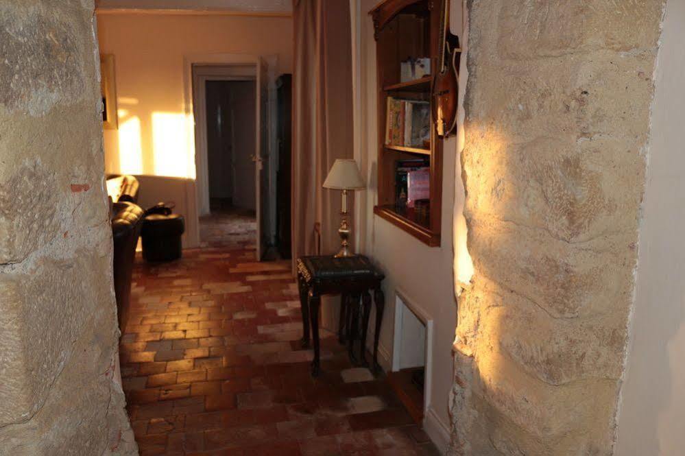 Bed and Breakfast Ancienne Ecole Cazaux-Villecomtal Экстерьер фото